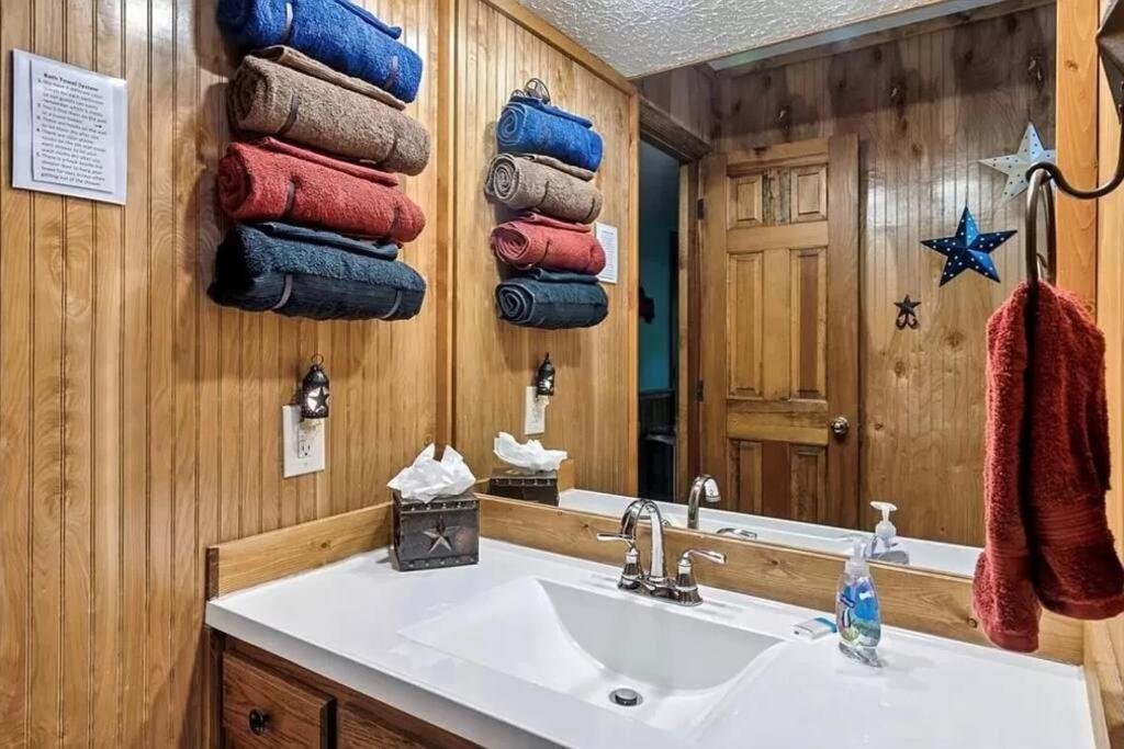 Beary Peaceful Smokies Retreat: Hot-Tub & Pools Vila Pigeon Forge Exterior foto